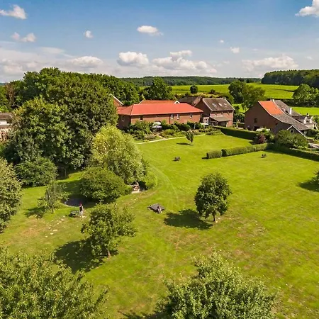 Ruim Sfeervol Naast Wijndomein In Vijlen, Zuid-limburg Appartement