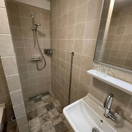 Appartement Ruim Sfeervol Naast Wijndomein In Vijlen, Zuid-limburg