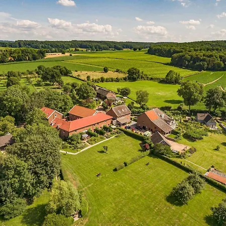 Ruim Sfeervol Naast Wijndomein In Vijlen, Zuid-limburg * Vijlen